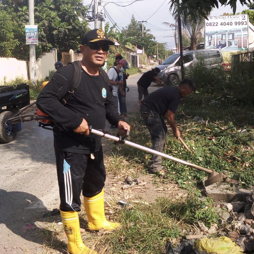 PEMELIHARAAN LINGKUNGAN BERSIH DI WILAYAH DESA SEKARWANGI 